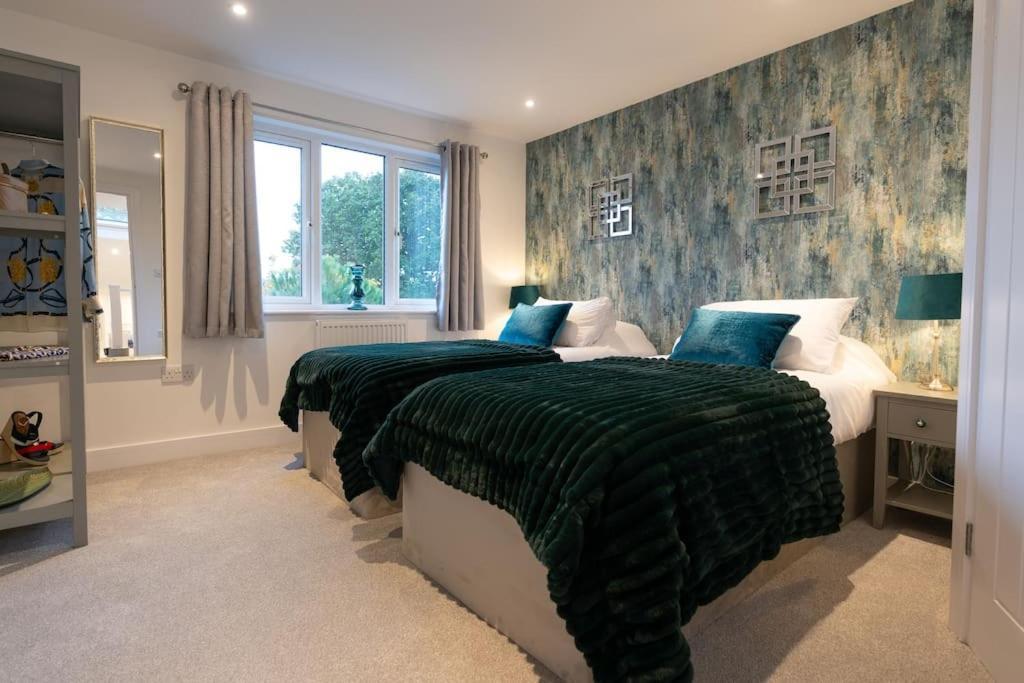 Luxury Living Away From Home Redhill  Esterno foto
