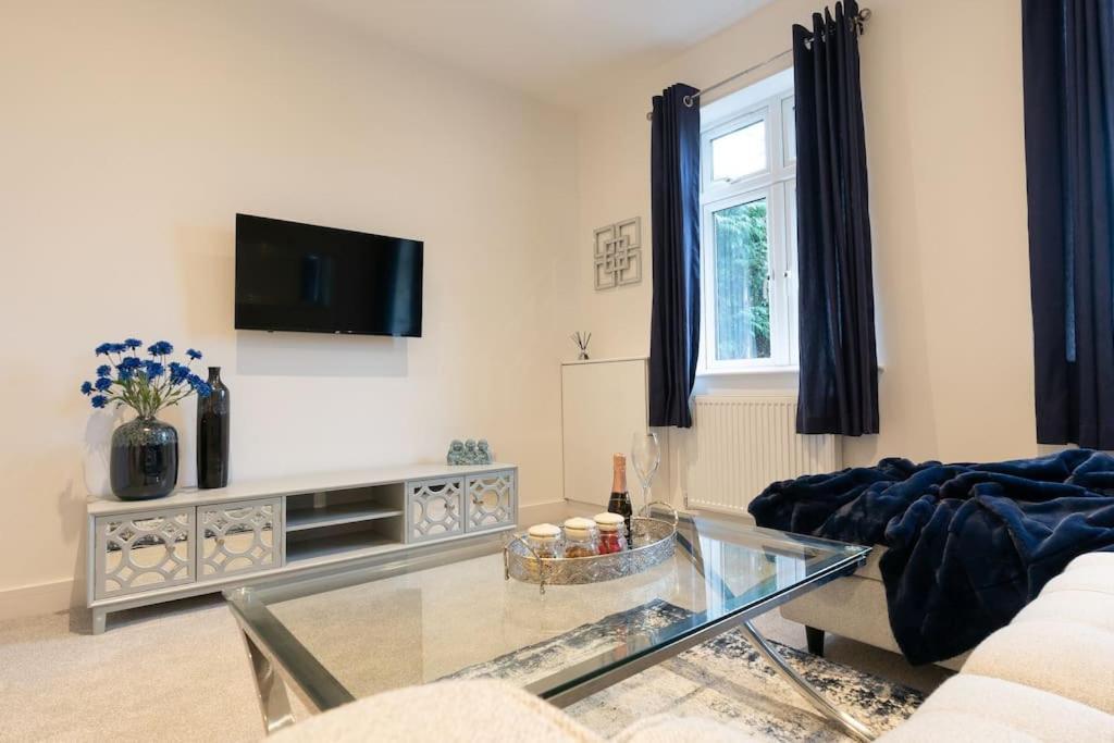 Luxury Living Away From Home Redhill  Esterno foto